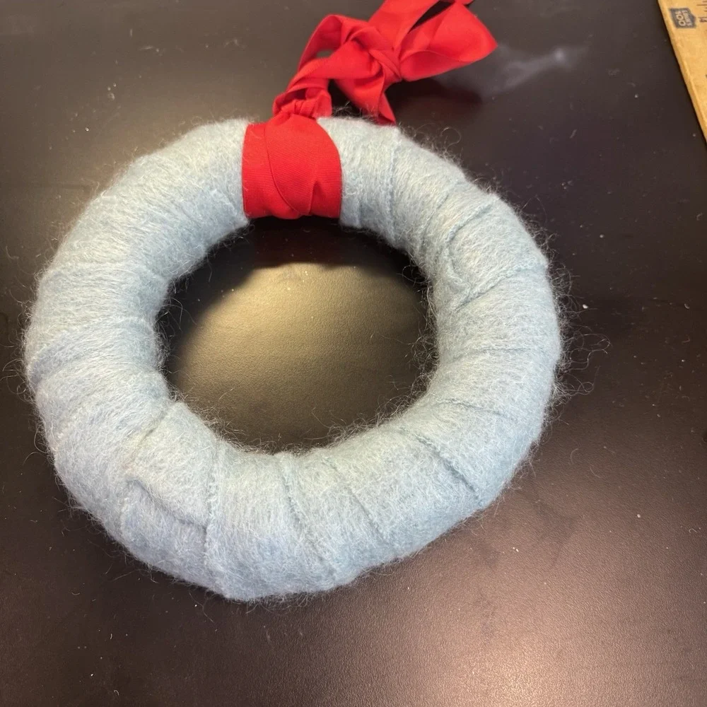 Felted‎ Wool Wreath Christmas Blue & Green White Holly 10